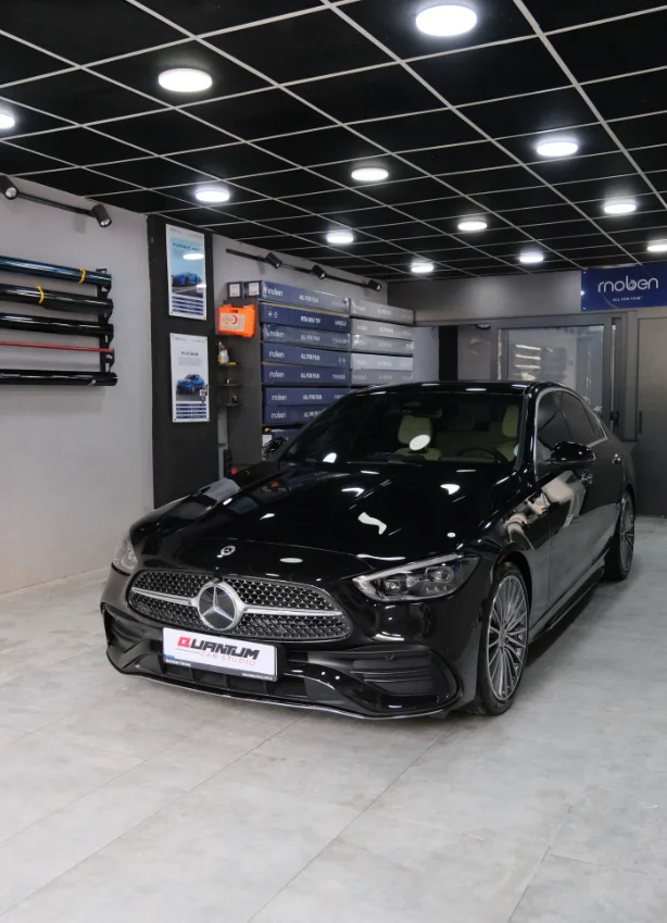 Mercedes-Benz C200 PPF kaplama sonrası stüdyo görünümü